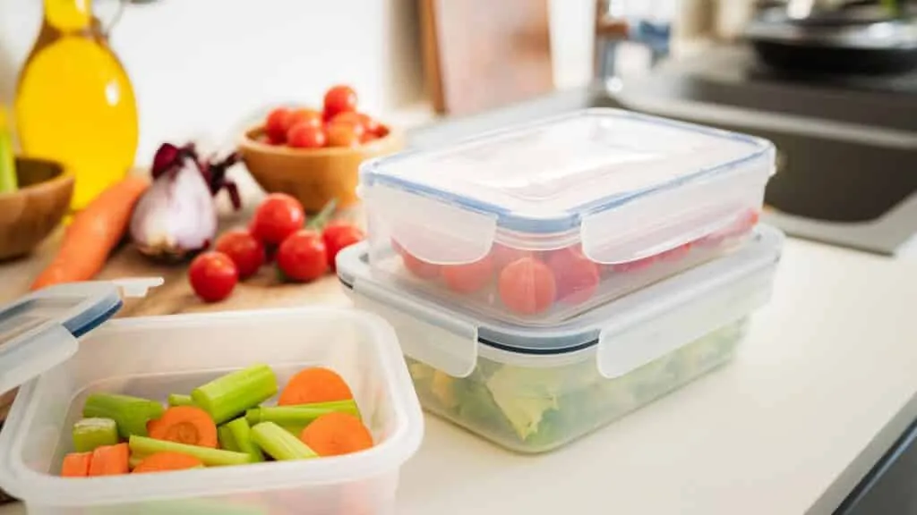 Wanneer je plastic voedselbewaarbakken moet vervangen